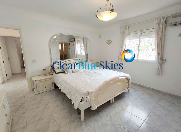 Image No.12-3 Bed Villa for sale