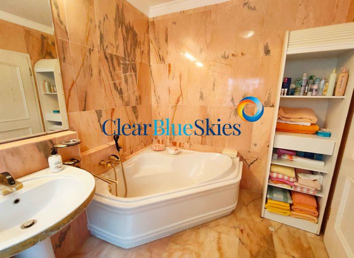 Image No.24-3 Bed Villa for sale