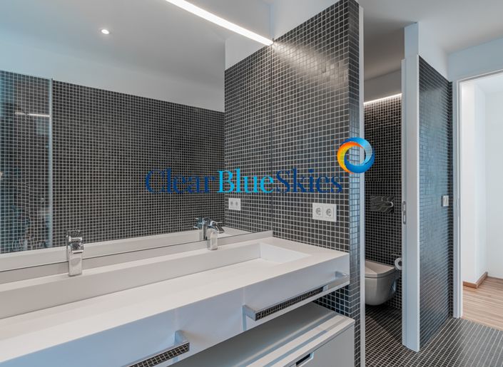 Image No.9-3 Bed Villa for sale