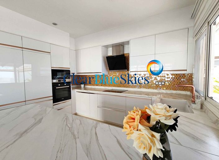 Image No.9-3 Bed Villa for sale