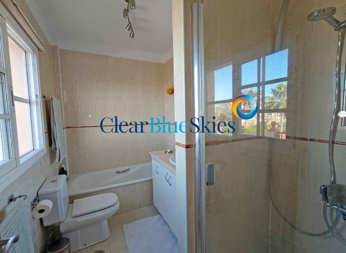 Image No.17-3 Bed House for sale