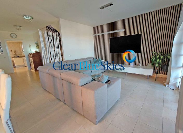 Image No.8-3 Bed House for sale