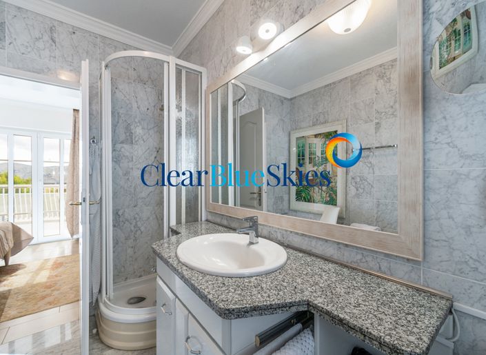 Image No.19-3 Bed Villa for sale