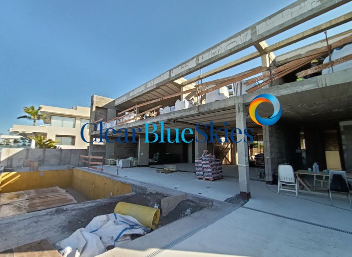 Image No.2-4 Bed Villa for sale