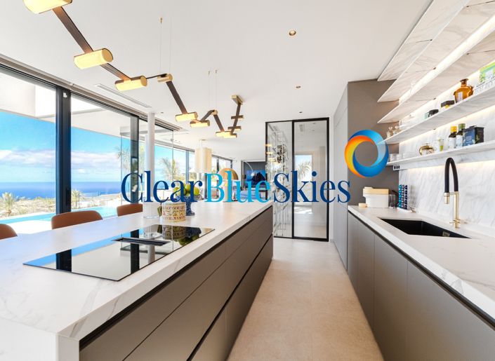 Image No.8-6 Bed Villa for sale