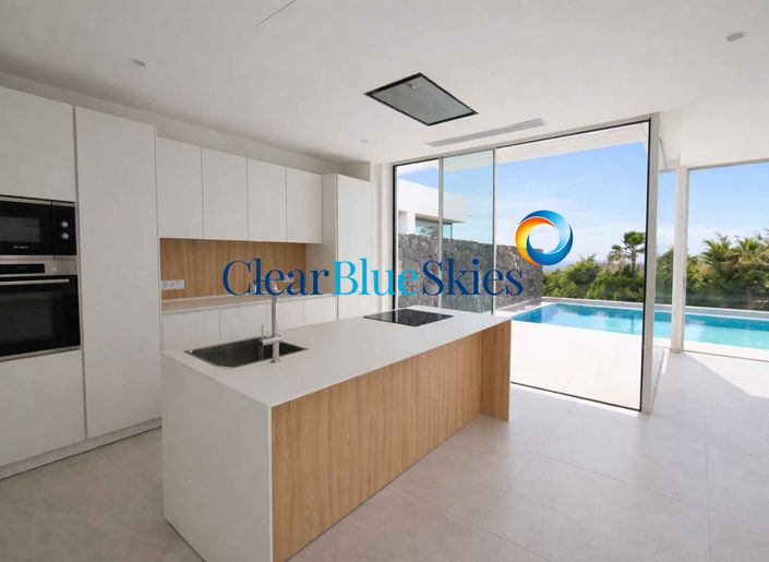 Image No.4-4 Bed Villa for sale