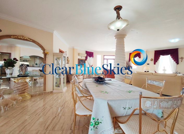 Image No.4-9 Bed Villa for sale