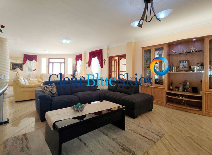 Image No.5-9 Bed Villa for sale