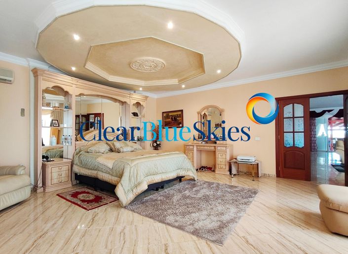 Image No.7-9 Bed Villa for sale