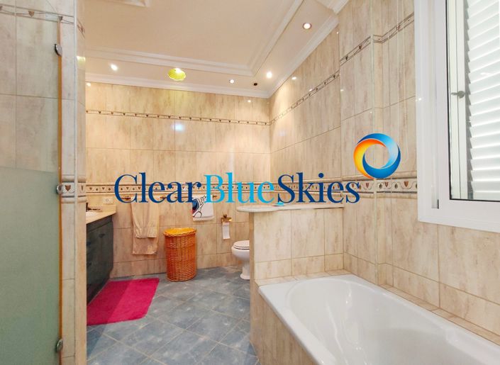 Image No.9-9 Bed Villa for sale