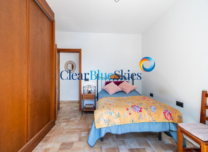 Image No.15-3 Bed House for sale