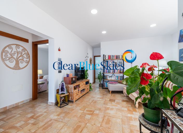 Image No.18-3 Bed House for sale