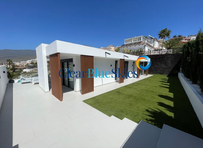 Image No.10-3 Bed House for sale