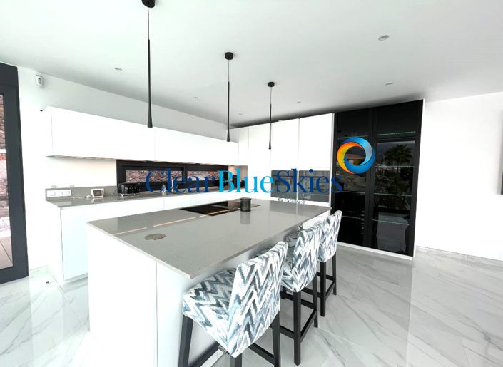 Image No.4-3 Bed House for sale