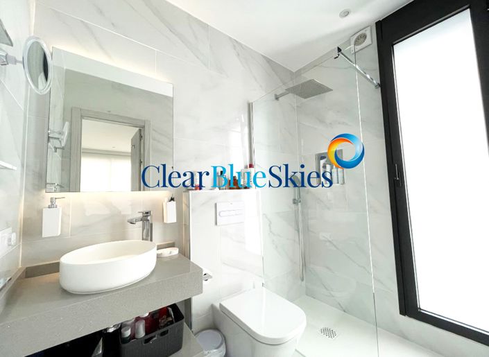 Image No.8-3 Bed House for sale