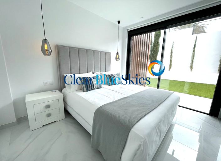 Image No.9-3 Bed House for sale