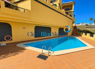1 - Callao Salvaje, Townhouse
