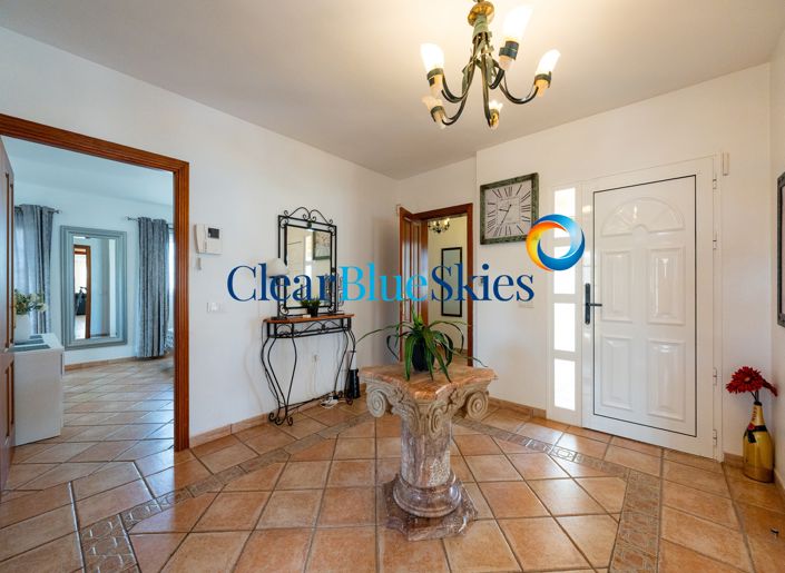 Image No.11-8 Bed House for sale
