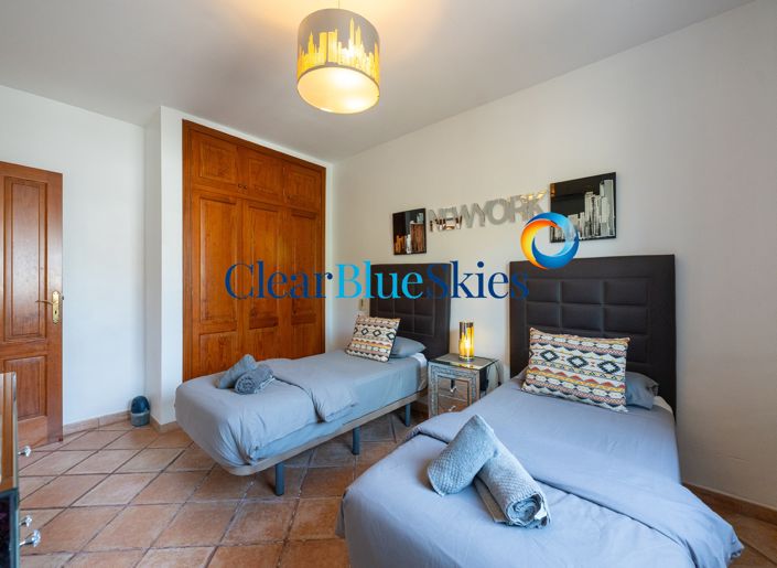 Image No.16-8 Bed House for sale