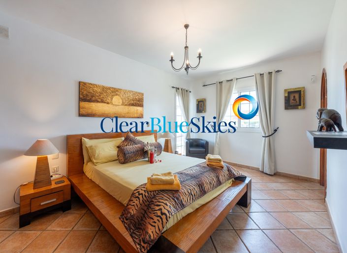 Image No.20-8 Bed House for sale