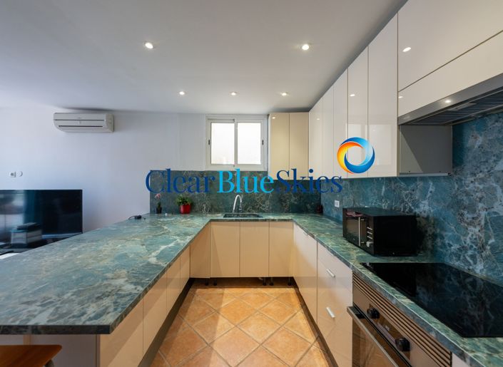 Image No.27-8 Bed House for sale
