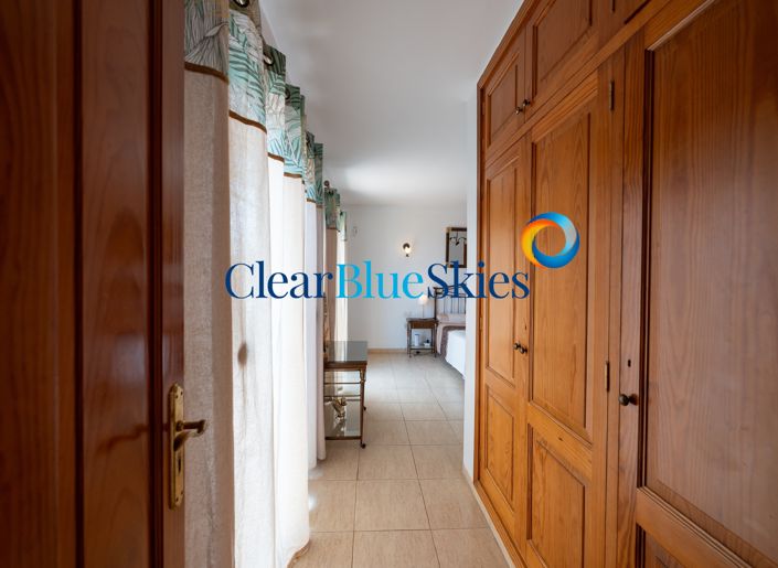 Image No.31-8 Bed House for sale