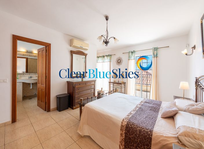 Image No.33-8 Bed House for sale