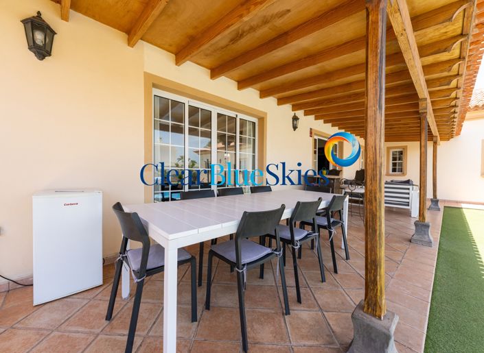 Image No.5-8 Bed House for sale