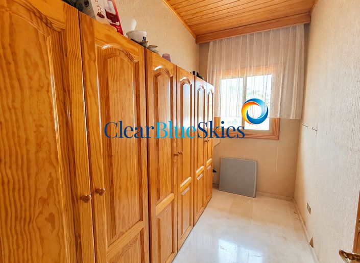 Image No.12-8 Bed Villa for sale