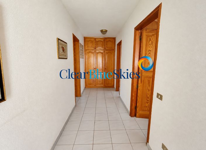 Image No.28-8 Bed Villa for sale