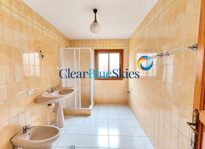 Image No.34-8 Bed Villa for sale