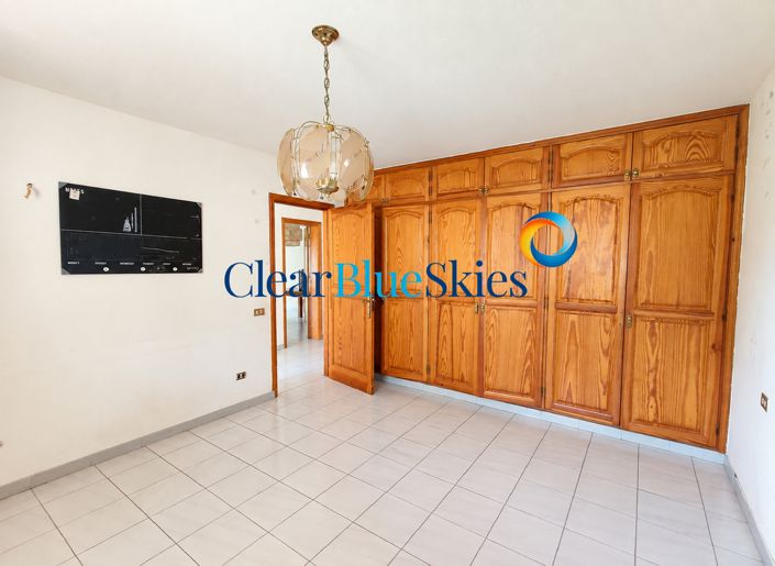 Image No.35-8 Bed Villa for sale