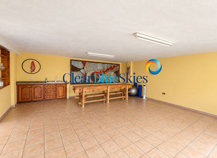 Image No.38-8 Bed Villa for sale