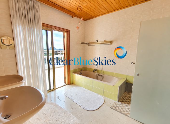 Image No.42-8 Bed Villa for sale