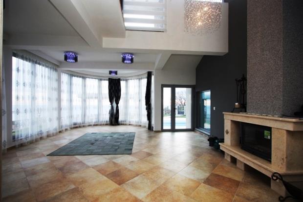Image No.1-4 Bed Villa for sale