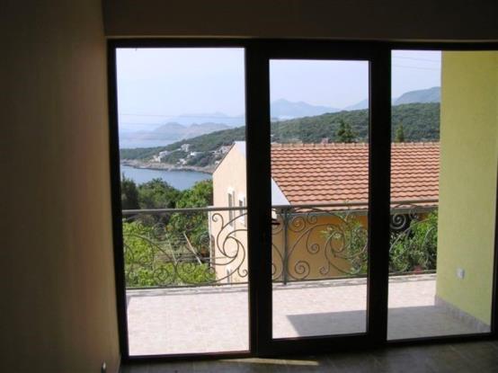 Image No.26-3 Bed Townhouse for sale