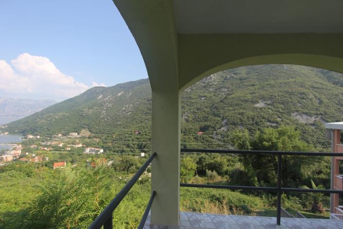 Image No.4-Maison de 4 chambres à vendre à Kotor