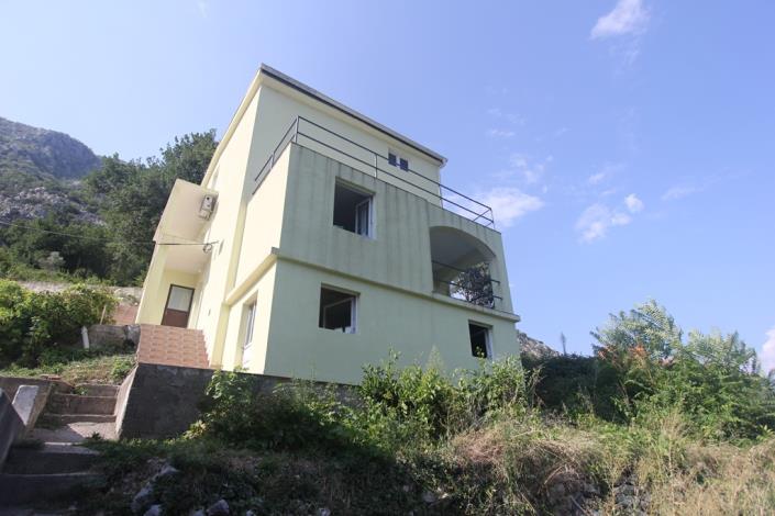 Image No.8-Maison de 4 chambres à vendre à Kotor