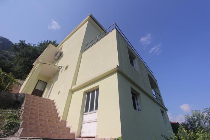 Image No.2-Maison de 4 chambres à vendre à Kotor