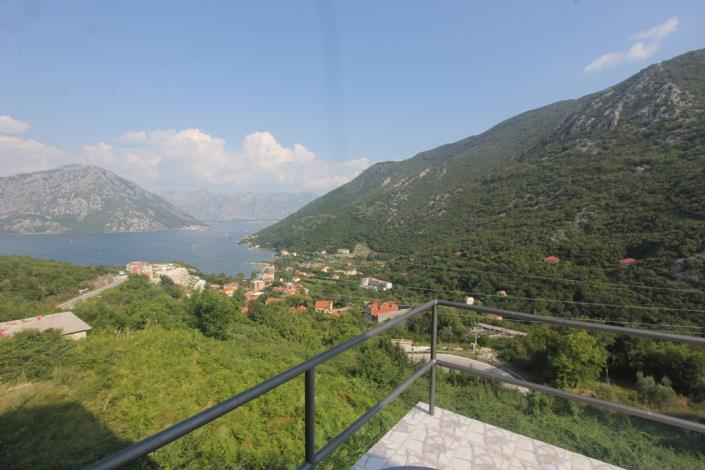 Image No.12-Maison de 4 chambres à vendre à Kotor