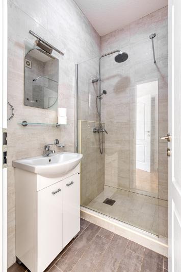 Image No.21-2 Bed Apartment for sale