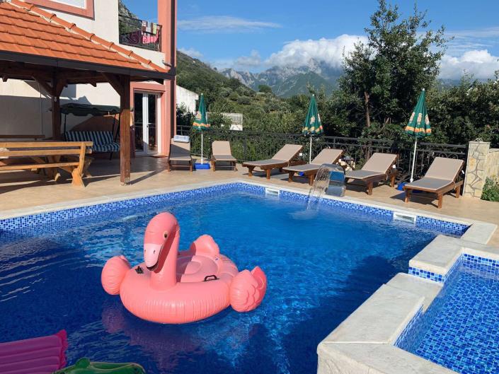 Image No.2-Maison de 4 chambres à vendre à Bar