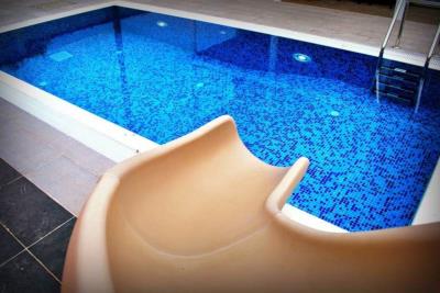 Maison de 4 chambres à vendre à Tivat