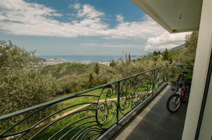 Image No.3-4 Bed Villa for sale