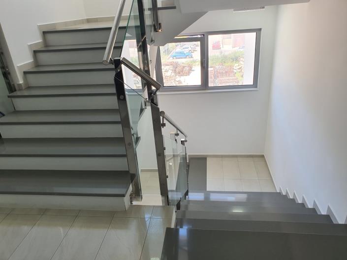 Image No.15-3 Bed Apartment for sale