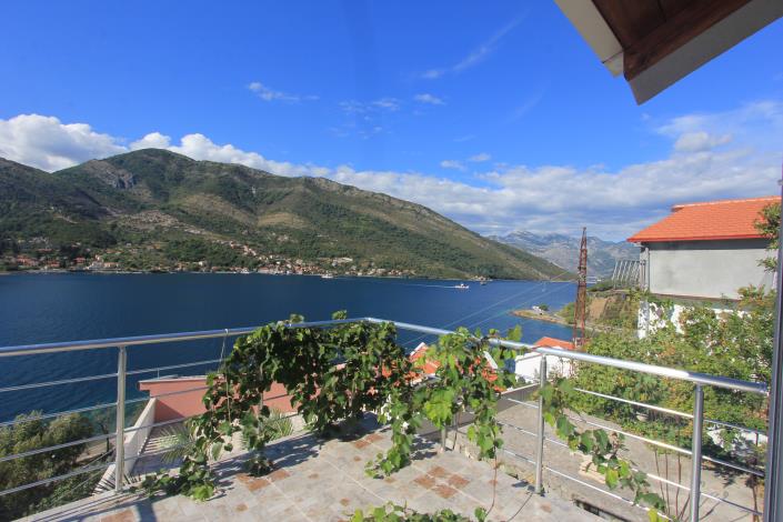 Image No.1-Villa de 3 chambres à vendre à Tivat