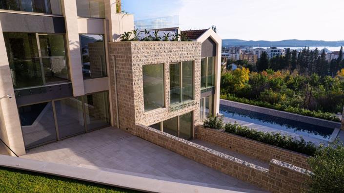 Image No.6-2 Bed Townhouse for sale