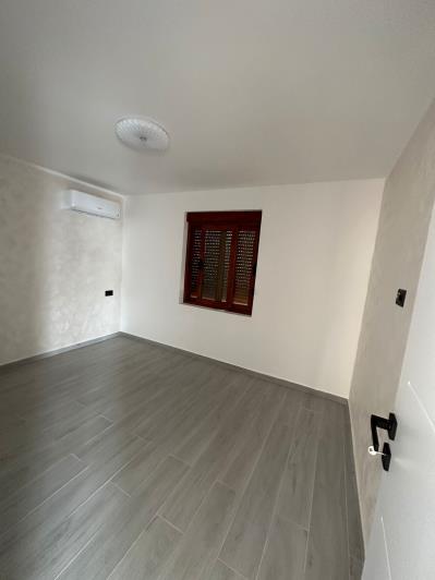 Image No.4-2 Bed House for sale