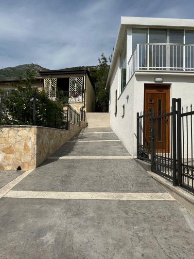 Image No.9-2 Bed House for sale