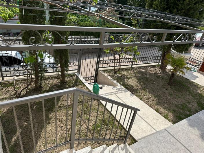 Image No.12-2 Bed House for sale